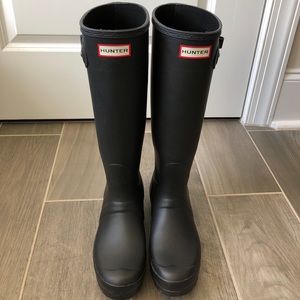 Hunter Matte Black Rainboots 8F 7M