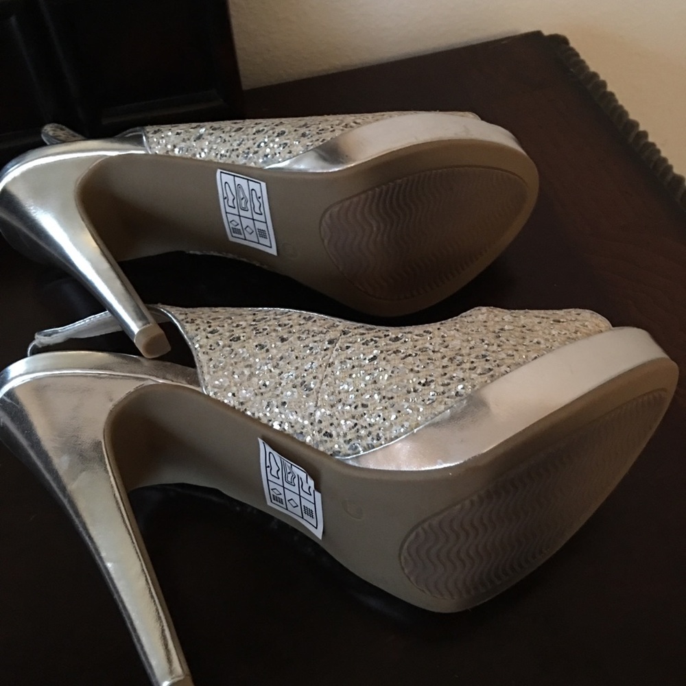 Shoes - Picture 2 of 2