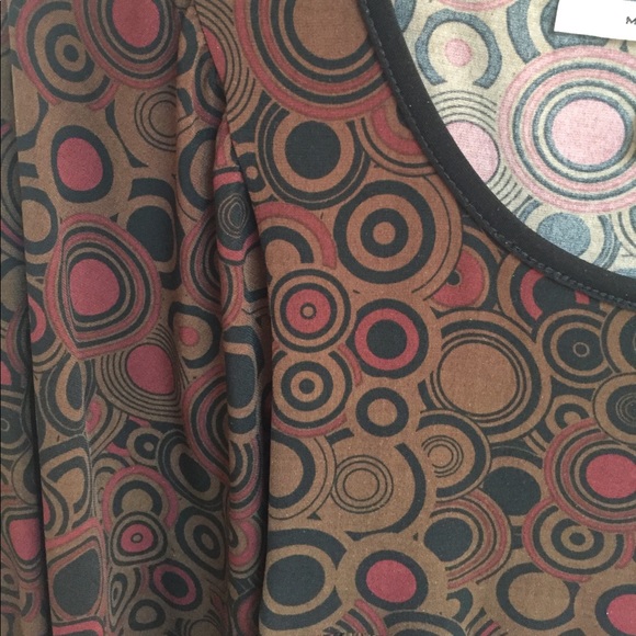 Max studio geometric black maroon dress. - Picture 5 of 5