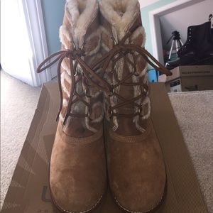 Ugg Australia Woman’s Rommy Boot