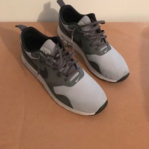 Men’s Nike Air Max Tavas Shoes