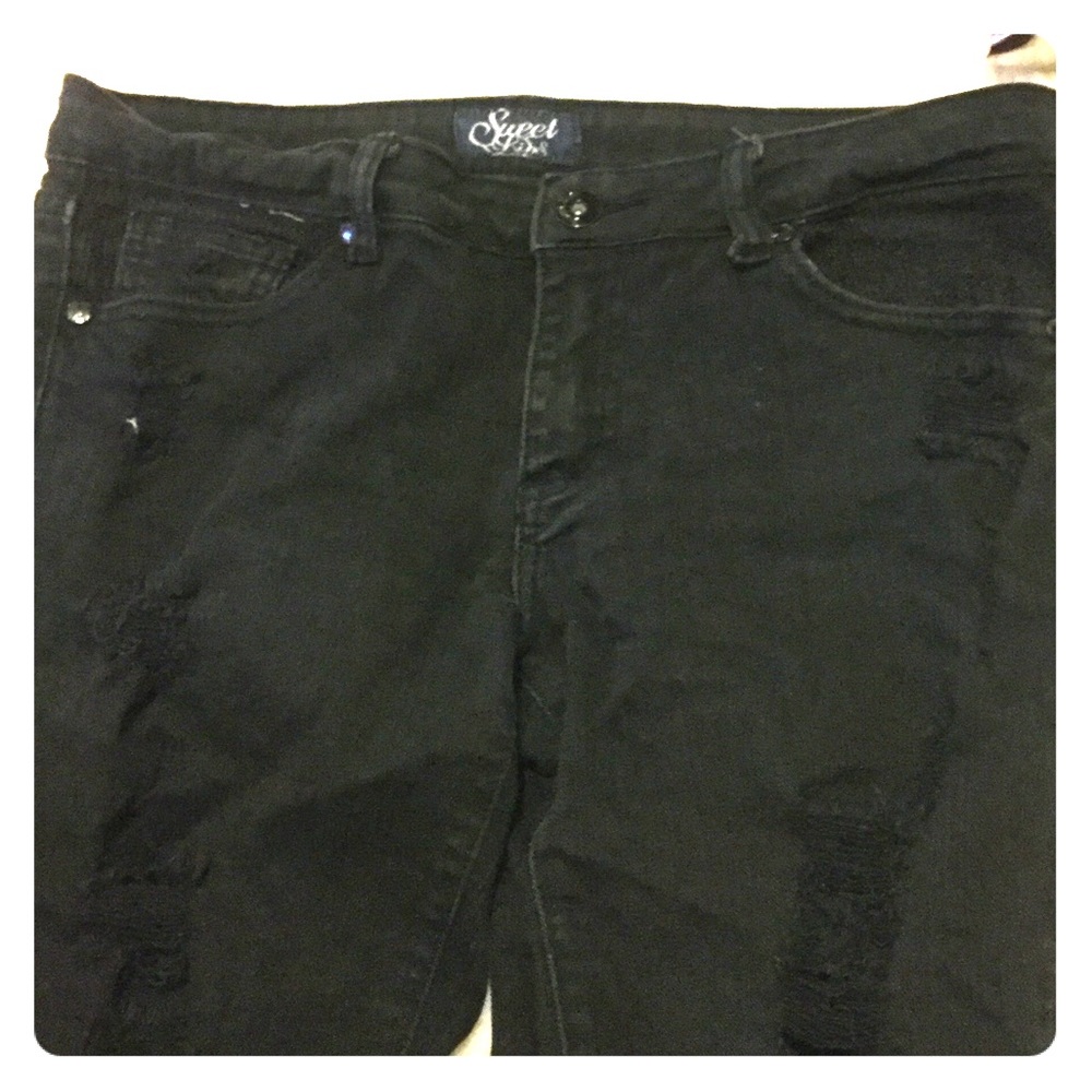 Women’s ripped jeans