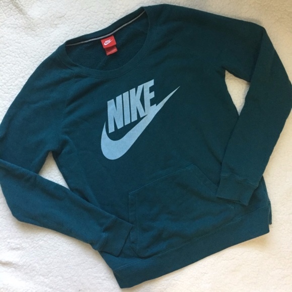 Nike Tops - Nike Crewneck