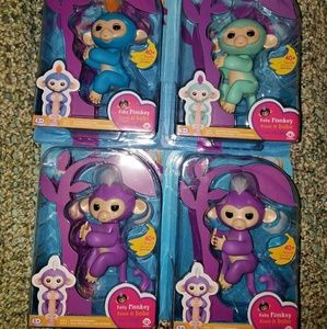 Fingerlings Monkeys