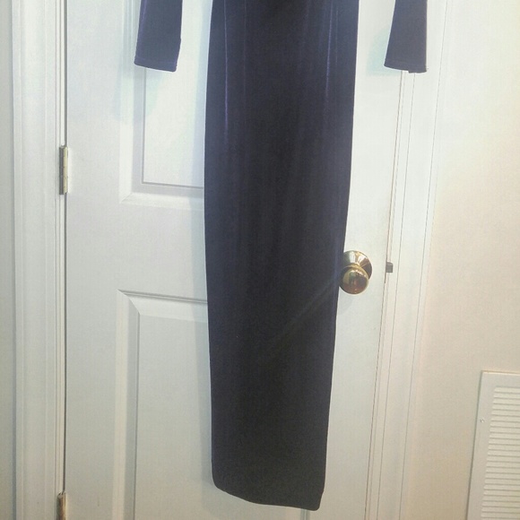 Dark purple full length velvet dress - Picture 3 of 5