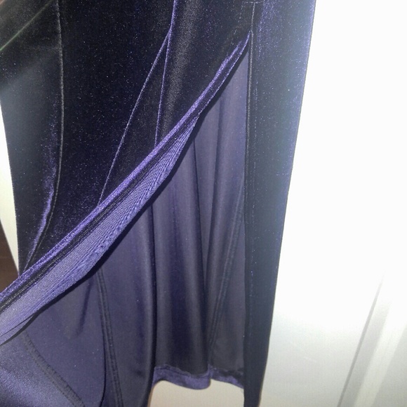 Dark purple full length velvet dress - Picture 4 of 5