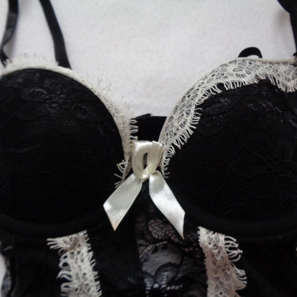 Sexy Black and White Slip - Picture 3 of 6