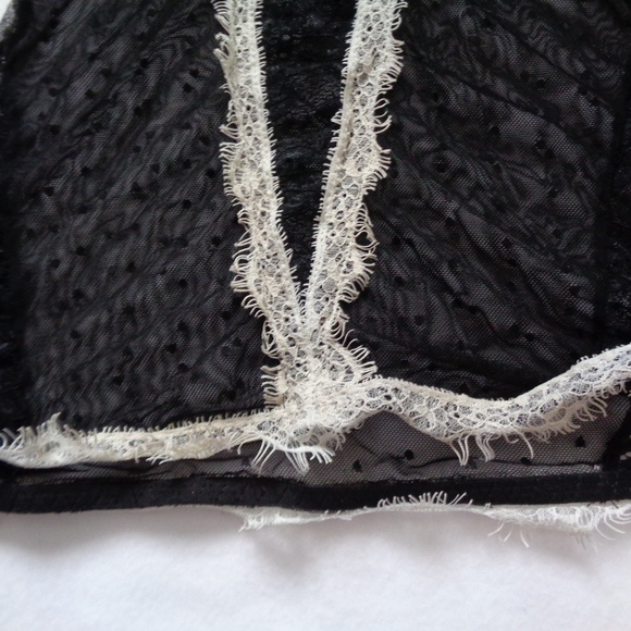 Sexy Black and White Slip - Picture 2 of 6