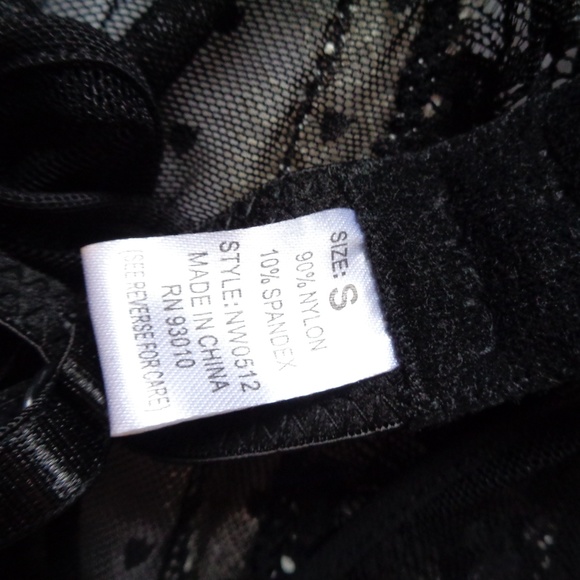 Sexy Black and White Slip - Picture 5 of 6