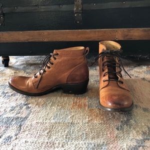 Frye Carson Lace Up Boot