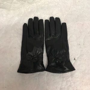 Leather gloves