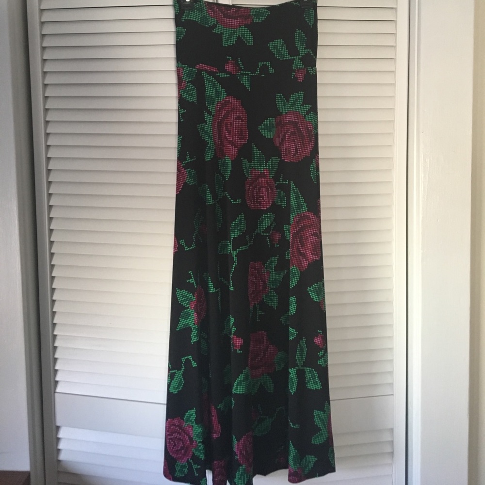 LuLaRoe Maxi Skirt (Slinky)