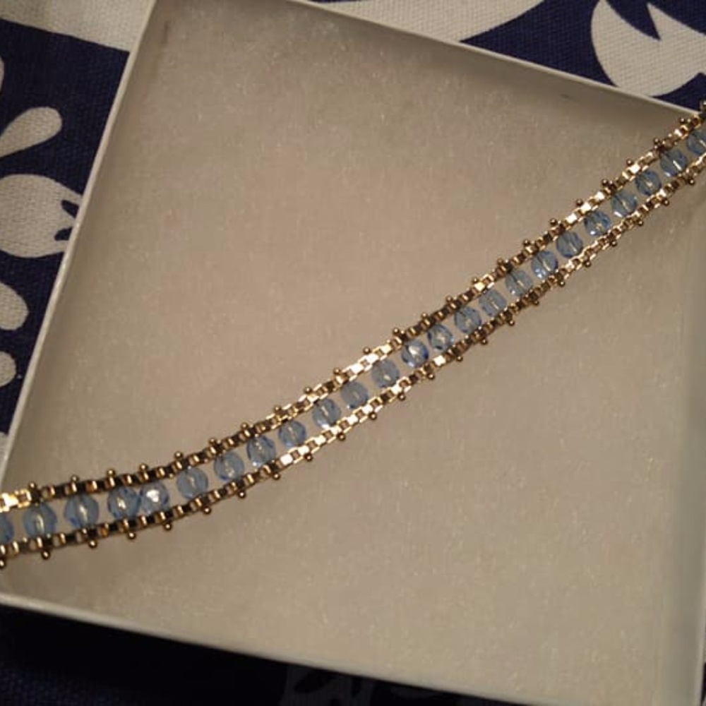 **HOLIDAY SALE** Vintage blue bead bracelet