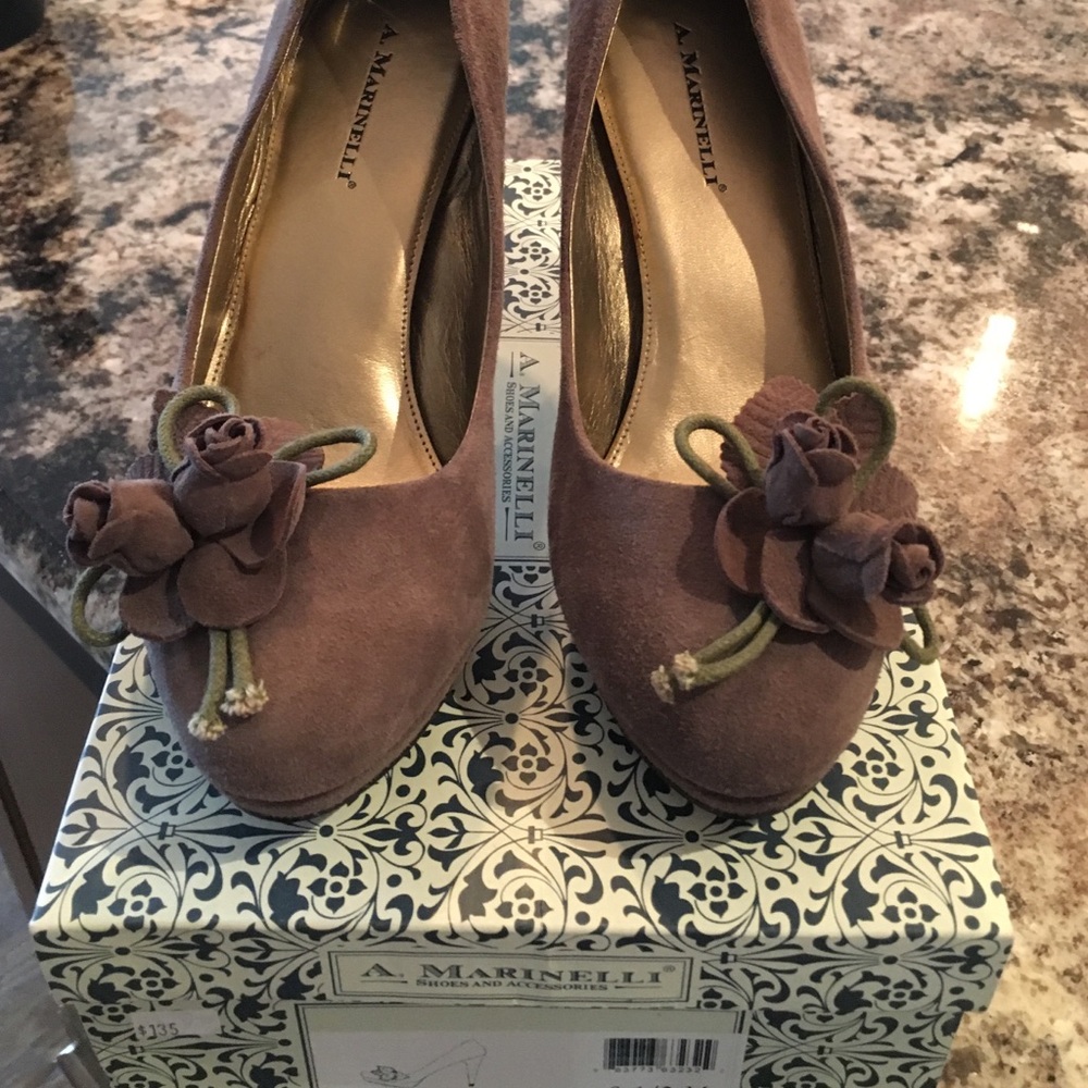 Gorgeous suede 3.5@ pump