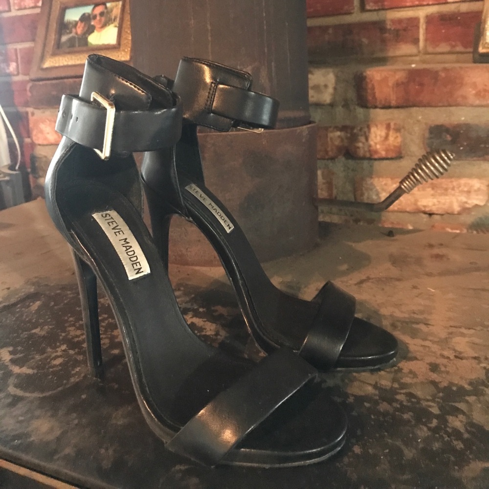 Sexy Steve Madden heels MAKE AN OFFER!