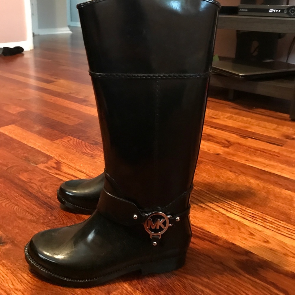 Michael kors rain boots size 6, brand new
