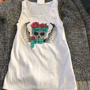 Whit tank with skull