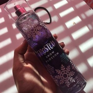 (Used once) bath  &body works frosted snow blossom