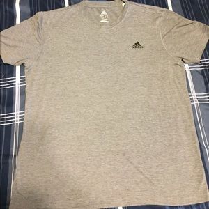 Gray Adidas tshirt. Great condition. Size XL.