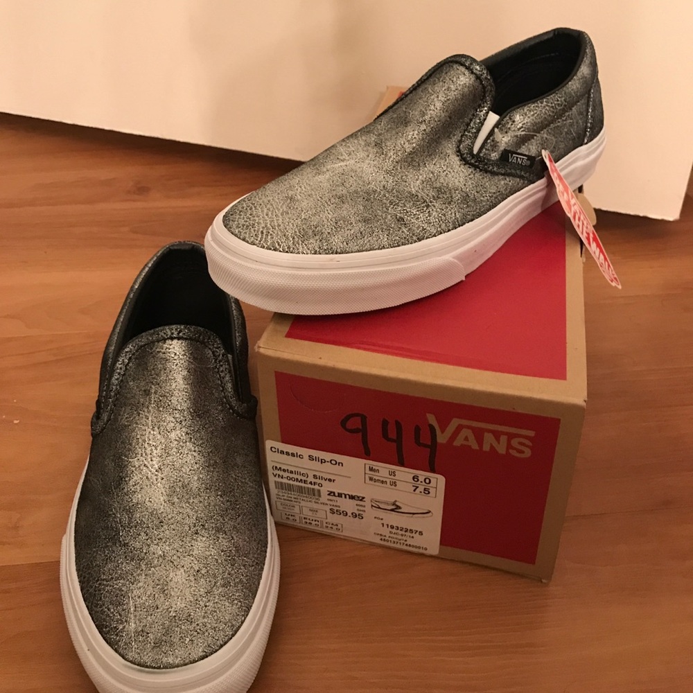 NWT Women’s Classic Slip On Metallic Silver
