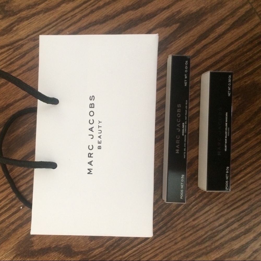 Marc Jacobs Beauty Bag: NYFW (Mascara + Eyeliner) - Picture 2 of 7