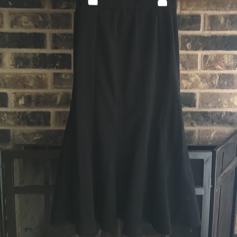Cute long modest black skirt