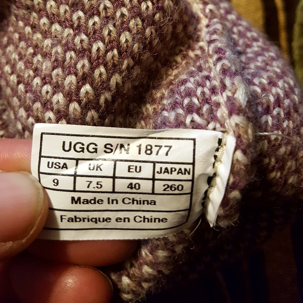 Plaid UGG woman's boots - Picture 3 of 5