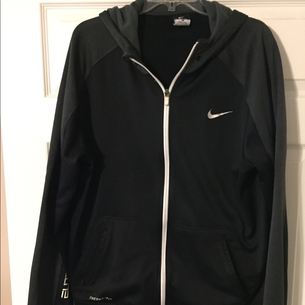 Nike elite jacket size XL.