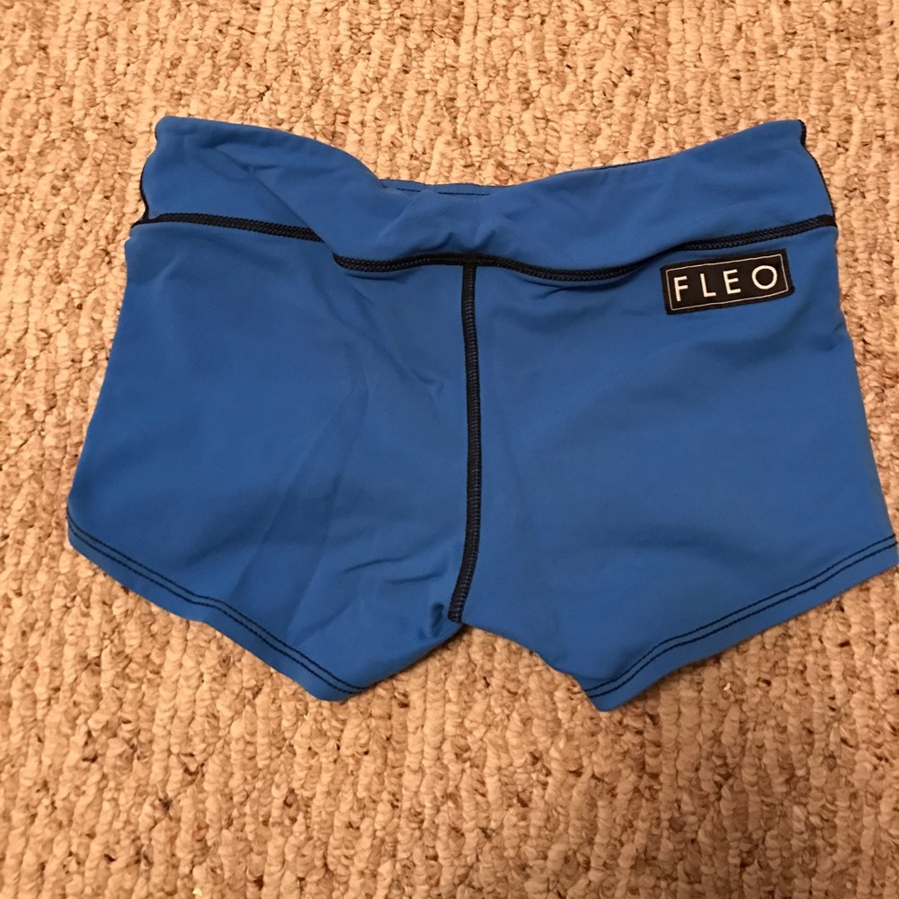Fleo shorts, size M, good condition