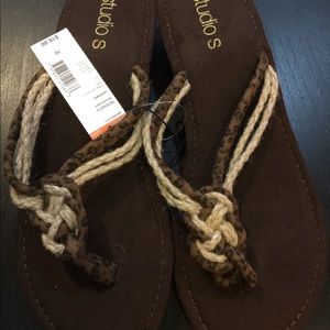 Sears studio flip flops size 10