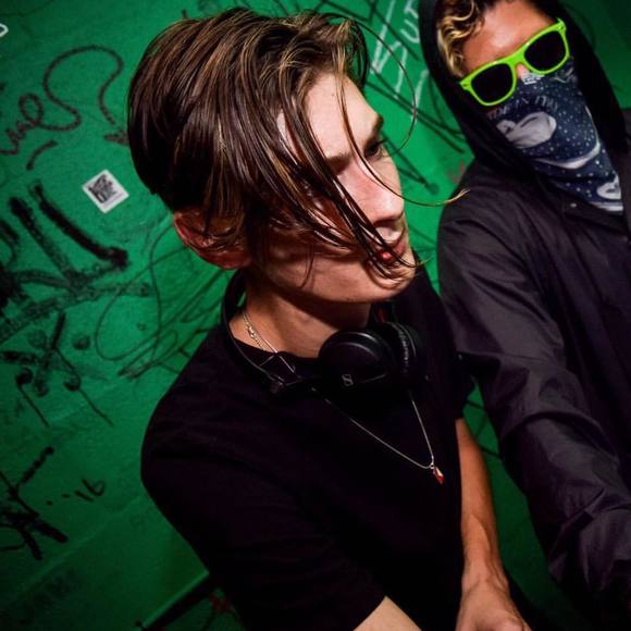 Meet your Posher, Richard - Picture 1 of 1