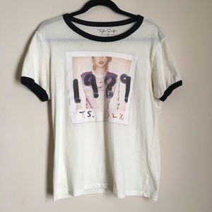 Taylor Swift T shirt