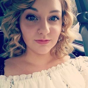 Meet your Posher, Caitlyn