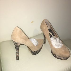 Jessica Simpson platform heel