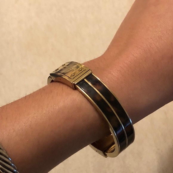 Michael Kors Tortoise Hinge Bracelet - Picture 5 of 7