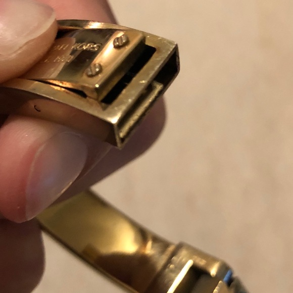 Michael Kors Tortoise Hinge Bracelet - Picture 7 of 7