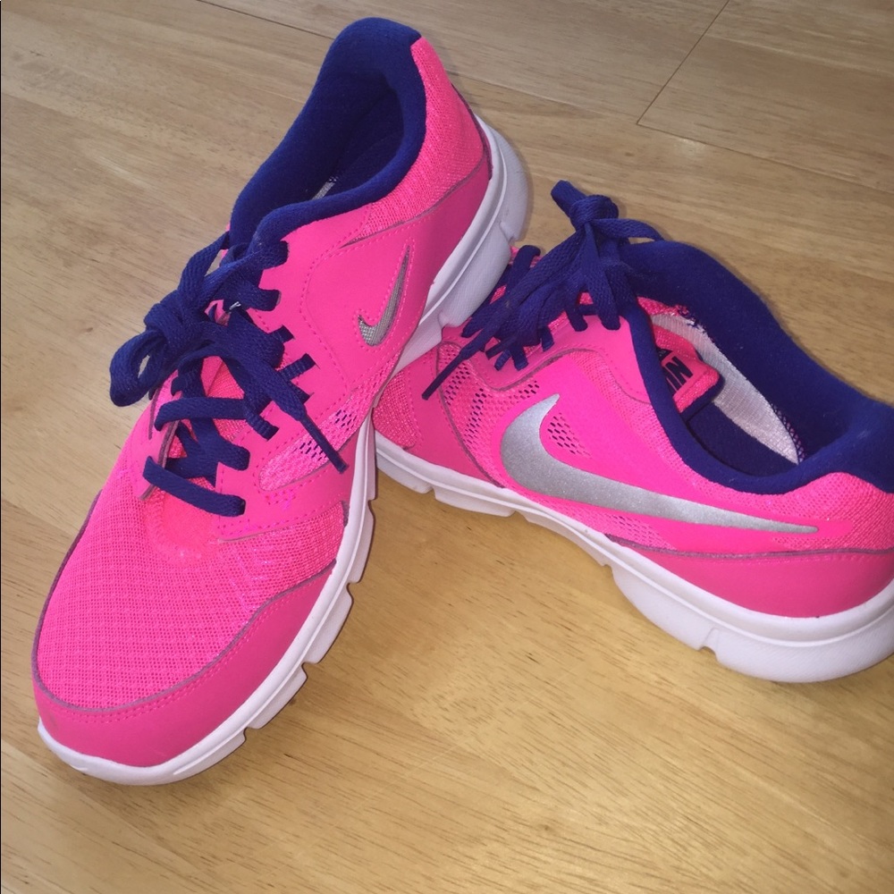 !!NEW!! NWOT Nike Running Shoes