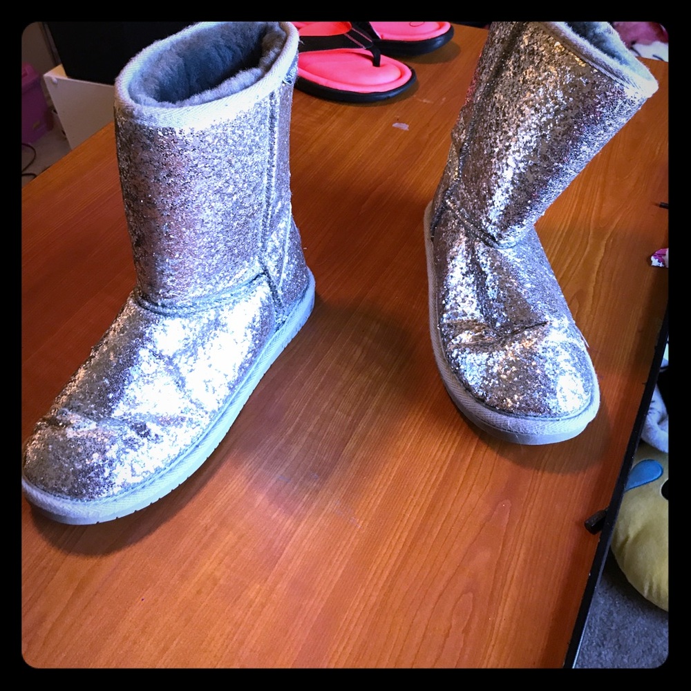 Bear paw boots