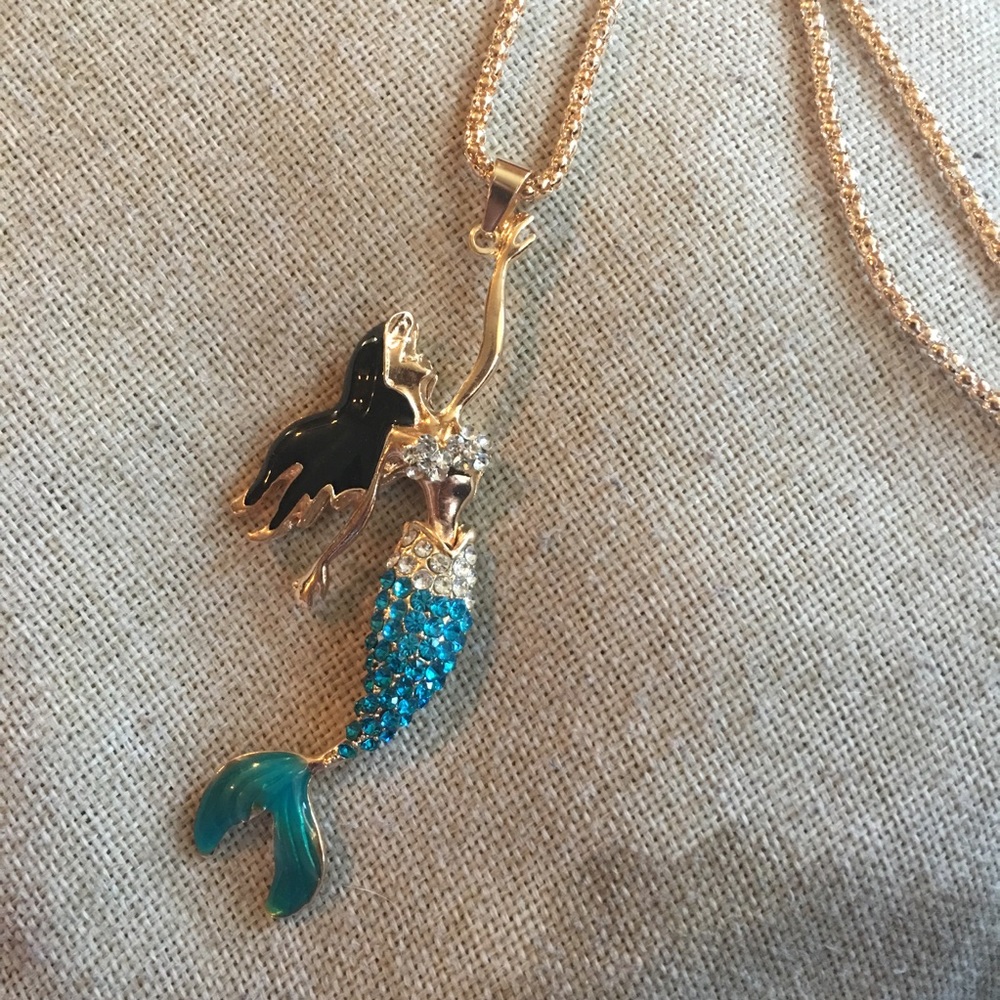 (R3) Gorgeous Mermaid Necklace - Picture 3 of 7