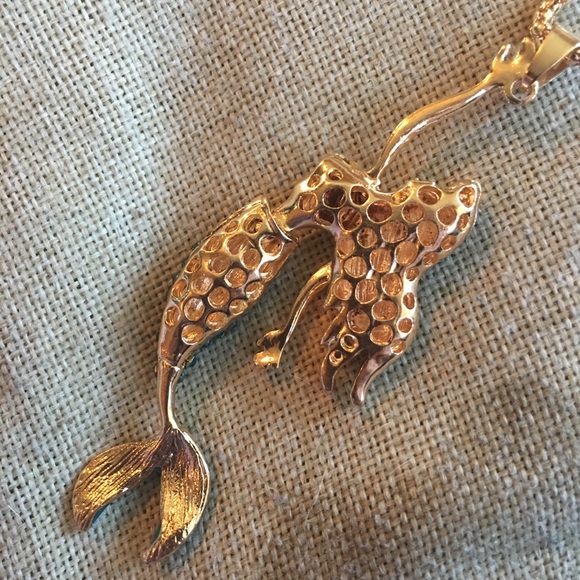 (R3) Gorgeous Mermaid Necklace - Picture 4 of 7