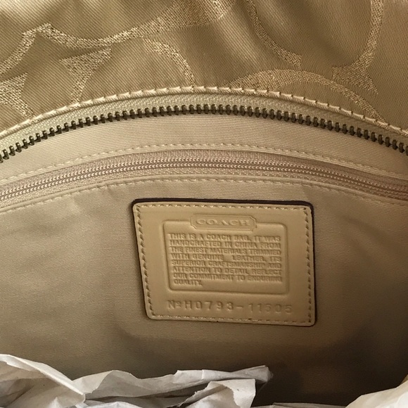 NWT Vintage Coach Gold Gallery Signature Studded Tote & Wristlet set - Picture 7 of 8