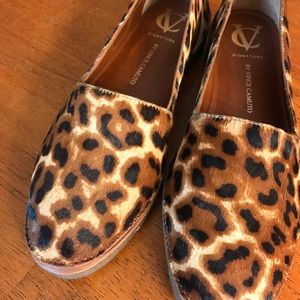 Vine Camuto leopard print shoes