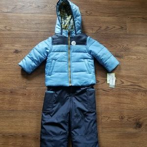 Carter's toddler boys 2T Snowsuit Set