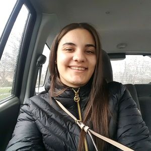 Meet your Posher, Suzanne