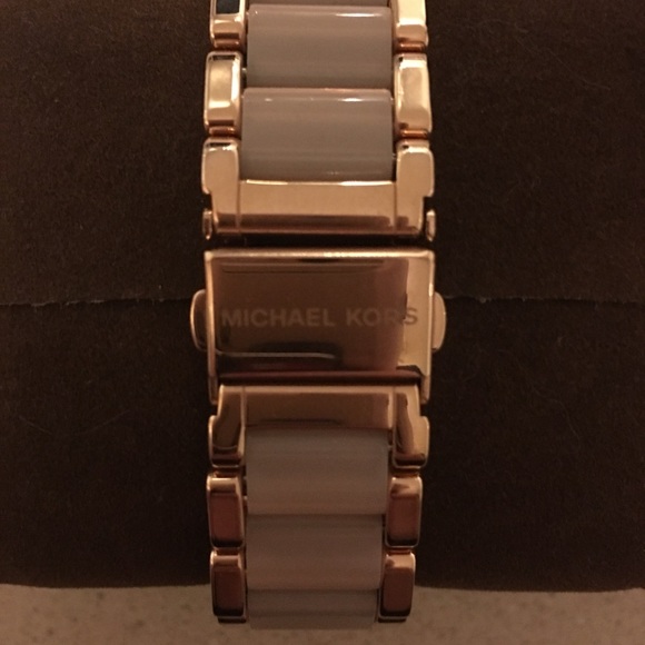 MIchael Kors rose gold watch