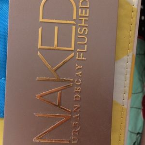 Urban Decay Naked Flushed