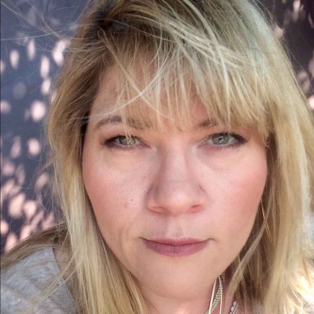 Meet your Posher, Angela