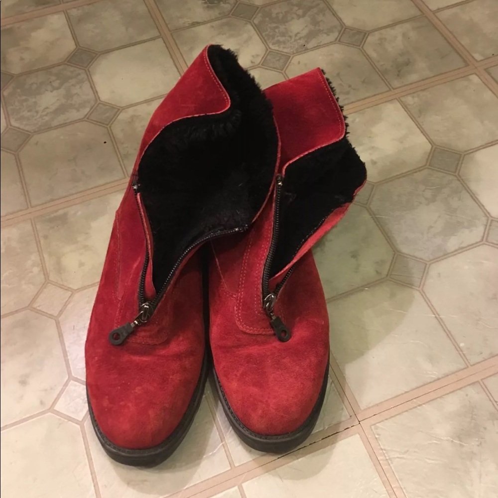 La Canadienne Red Boots