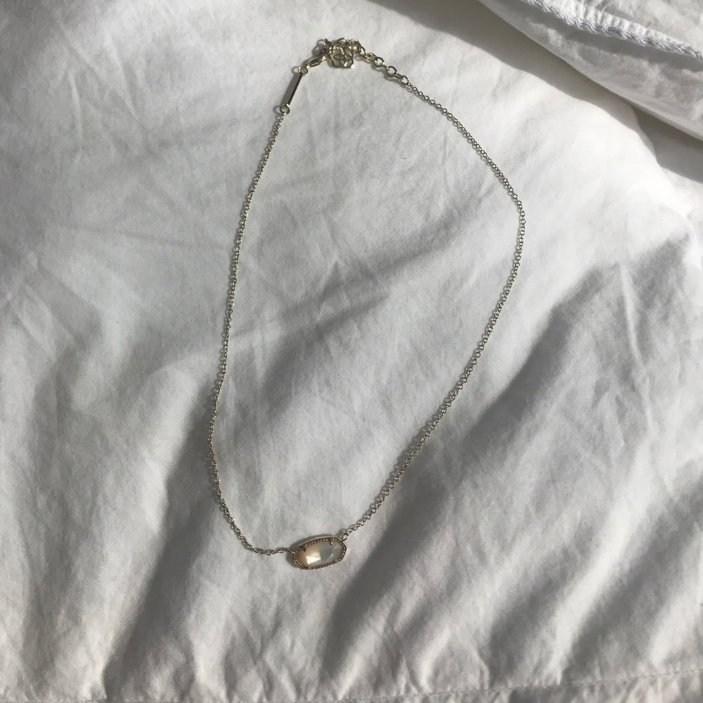 Kendra Scott necklace