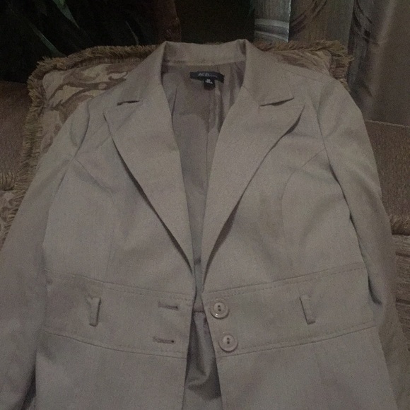 Blazer - Picture 1 of 2
